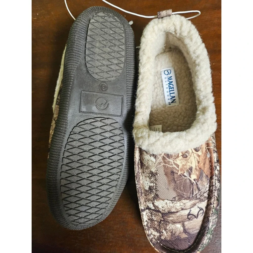 Magellan Outdoors Slippers Boys Size 4 Camo Faux Fur Lined Moccasins 183881